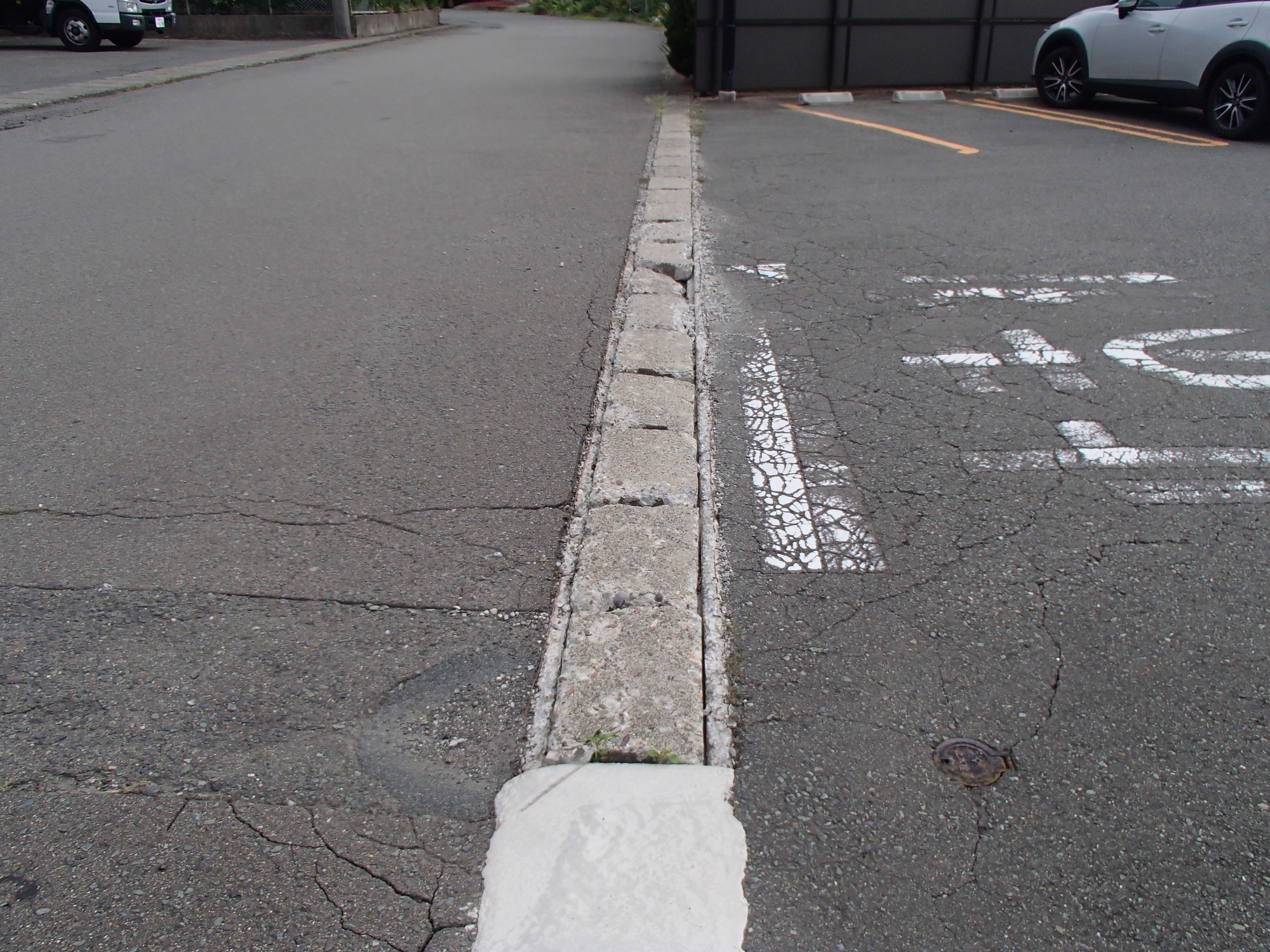 盛岡市　側溝補修工事